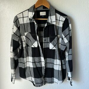 Universal Thread Black and White‎ Flannel